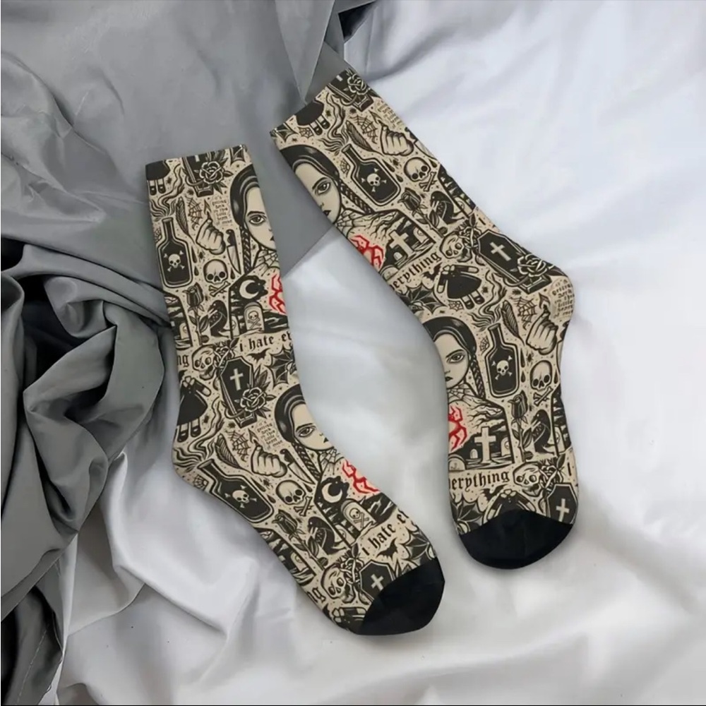 π Pair Of Harajuku Vintage Style Wednesday Addams Crew Socks - Streetwear - Picture 8 of 8